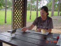 Gaeste beim Picknick am Hinze Dam 