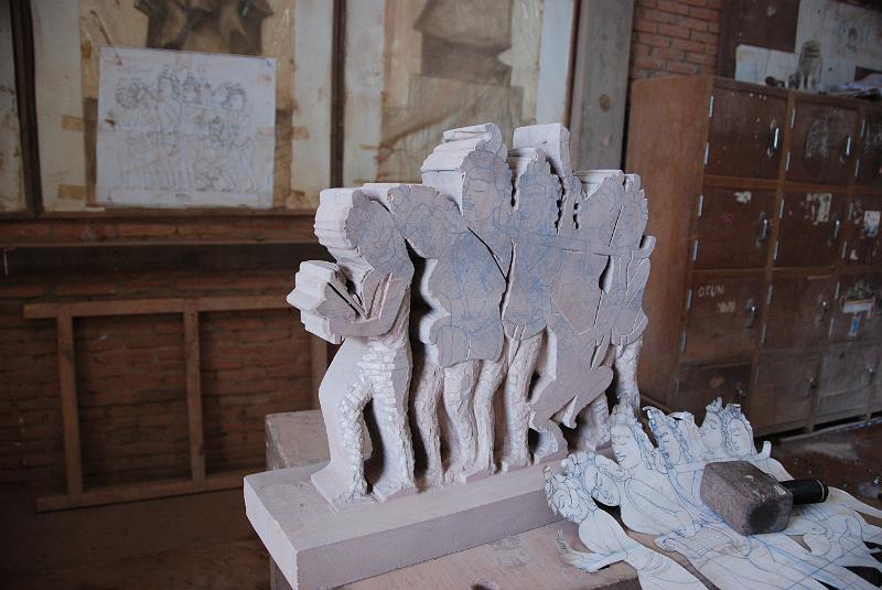 DSC_0271.JPG - Les Artisans de Angkor : stonecarving /Steinmetz Arbeiten /steen bewerking  / Tallaje de Piedra