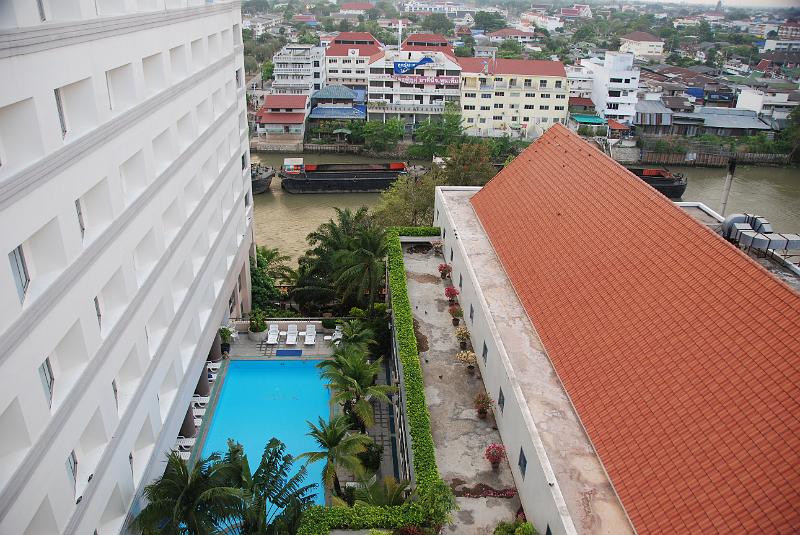 DSC_0464.JPG - Ayutthaya  Krungsri River Hotel. View from our room.