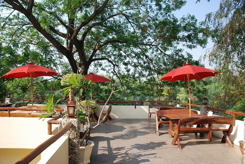 DSC_0603.JPG - Food Area.