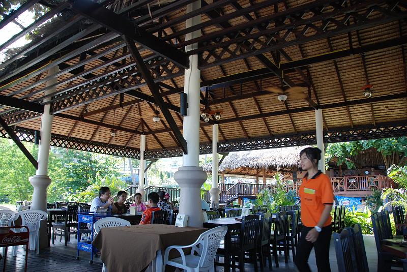DSC_1124.JPG - Restaurant Sabeinglae near HINTAHINYHAY ( Grandfather & Grandmother Rock ).