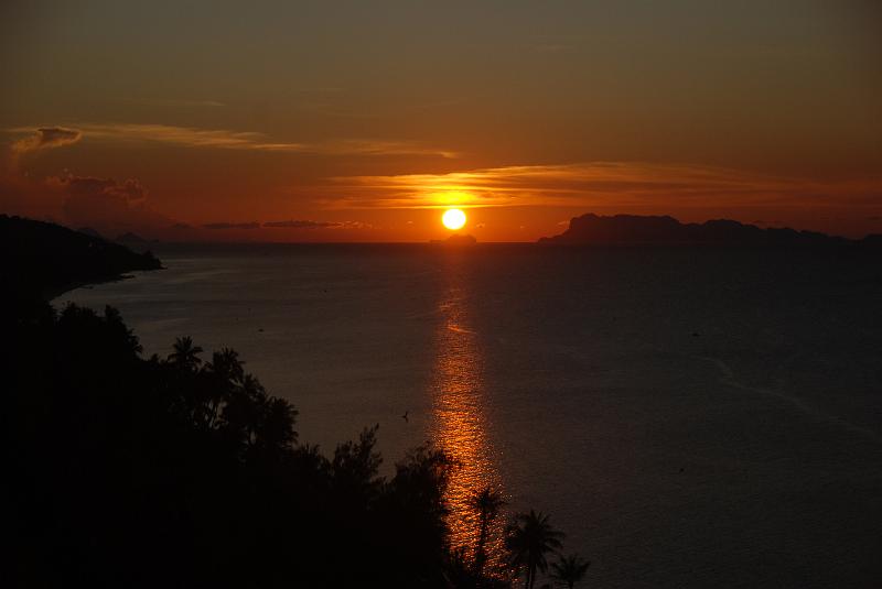 DSC_1135.JPG - Sunset at Villa Ban Tai.