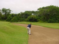 schne tiefe Bunker mit braunem Sand