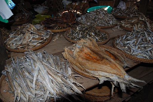 DSC_0131.JPG - Market. Dried fish.