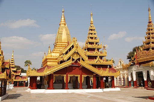 DSC_0143.JPG - Shwezigon Pagoda in Nyaung U.