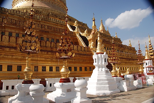 DSC_0145.JPG - Shwezigon Pagoda in Nyaung U.