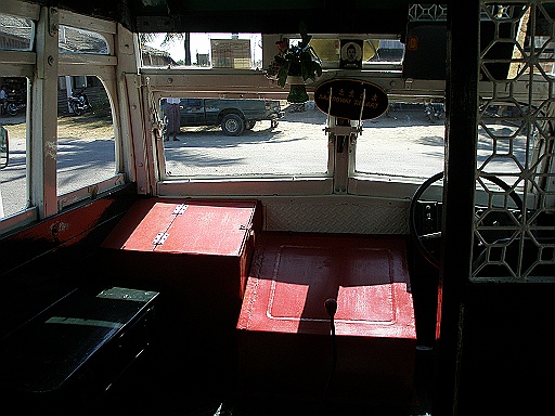 P1170215.JPG - The bus belonging to the Ngapali Beach resort. Ver funny.
