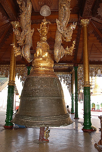 DSC_0039.JPG - Shwedagon Pagoda .
